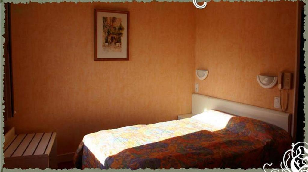 Auberge Du Relais D'Auniac グールドン・アン・ケルシー 部屋 写真