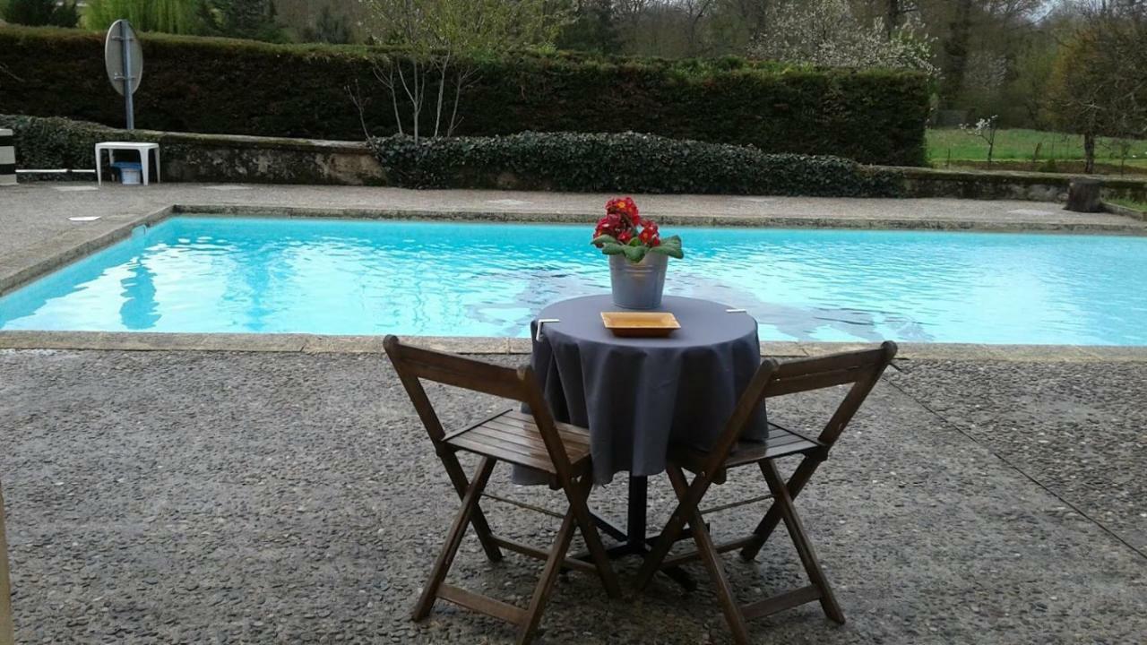 Auberge Du Relais D'Auniac グールドン・アン・ケルシー エクステリア 写真